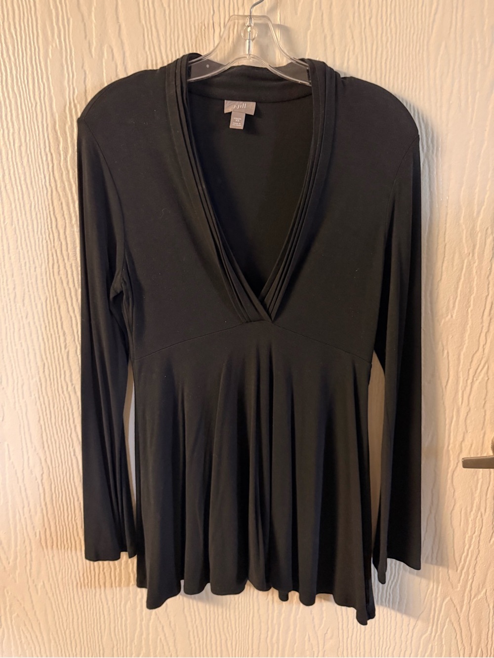 Black V-Neck Long Sleeve Tunic
